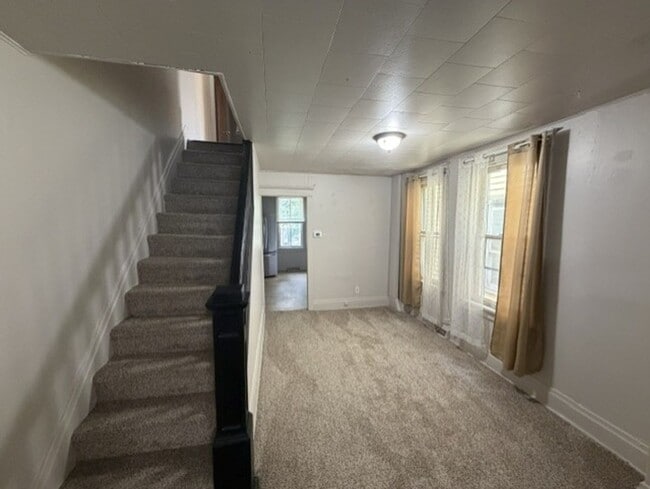 Building Photo - $1,100  harrisburg 3 bedroom house for rent