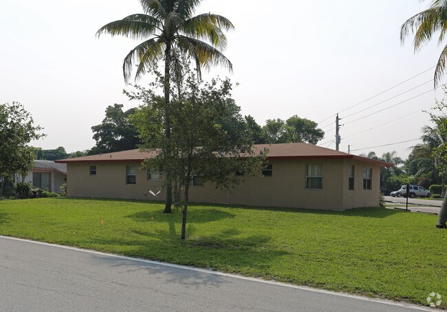 Foto del edificio - 899 NE 15th St