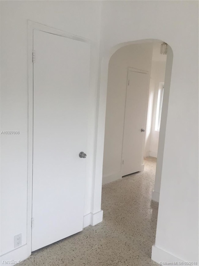 Building Photo - 1 br, 1 bath Condo - Sea Wash Condo