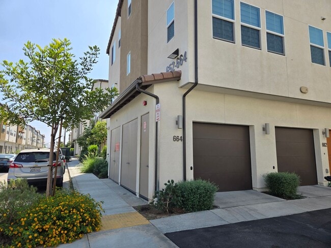 Foto del edificio - Beautiful 2 bed 2 bath Condo in Covina