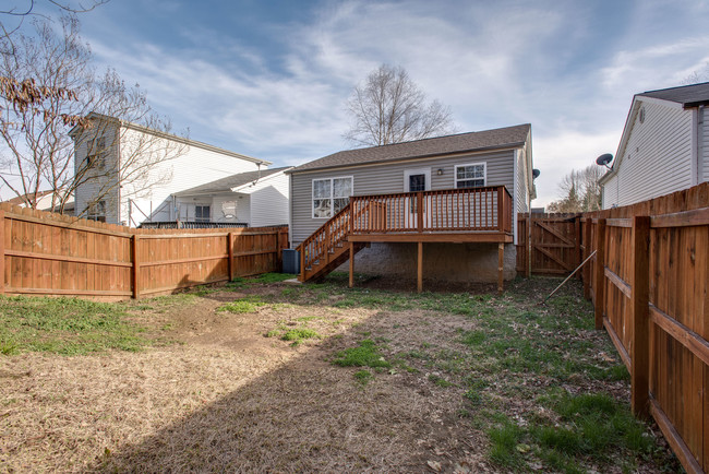 Building Photo - 1156 Brittany Park Ln