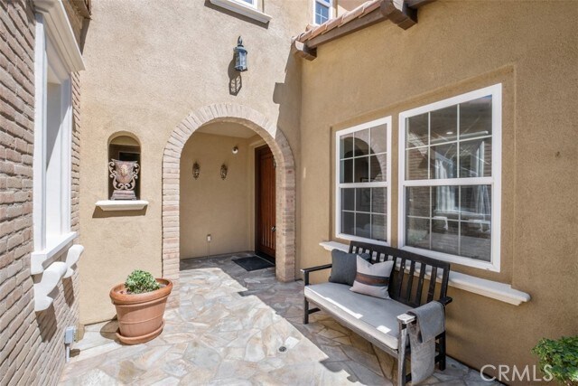 Building Photo - 20 Lookout