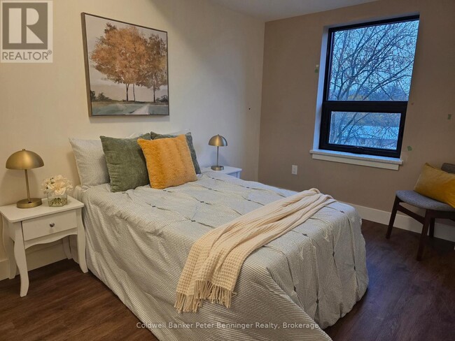 Building Photo - 604 Queen St S