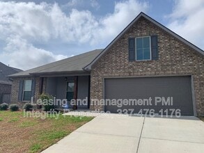 Building Photo - 201 St Caillin St