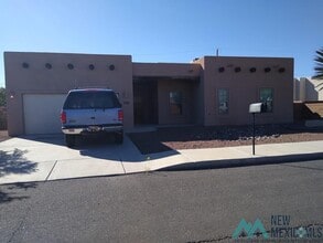 Building Photo - 2108 S Shelly Dr