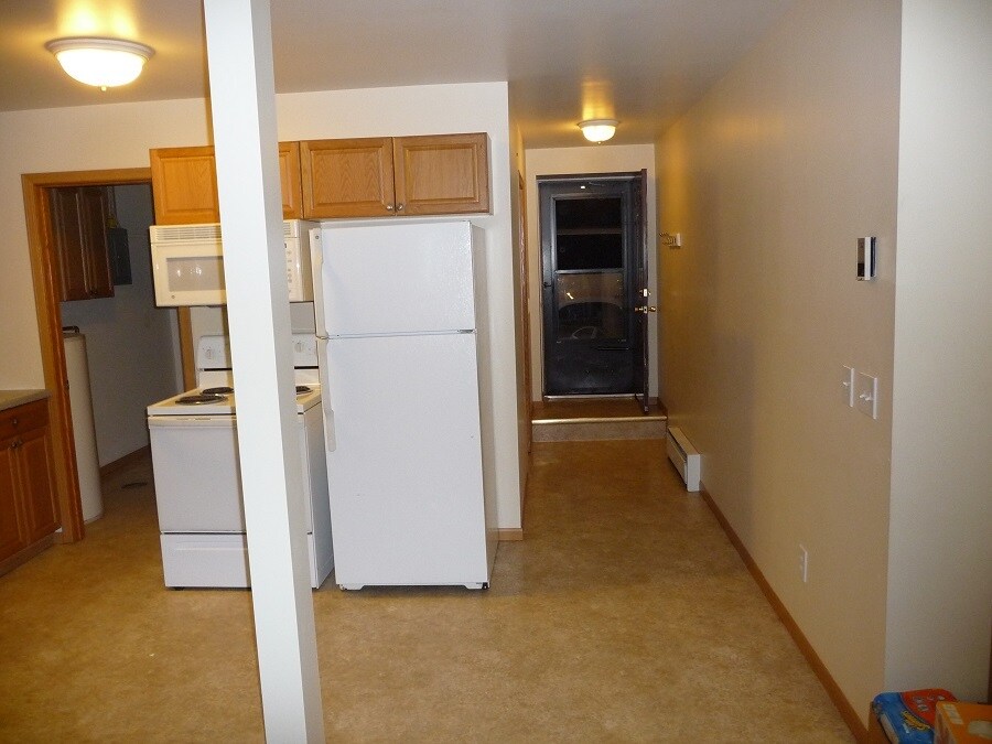 unit #3 Private Front Entry - 313 Playhouse St E