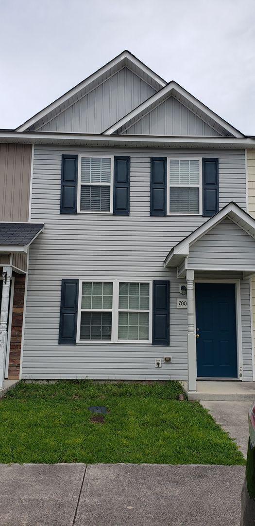Building Photo - 7006 Banister Loop