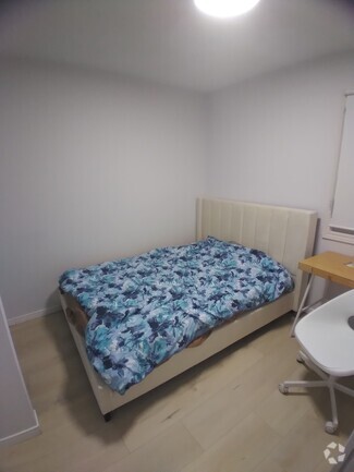 Building Photo - 250 Keats Way