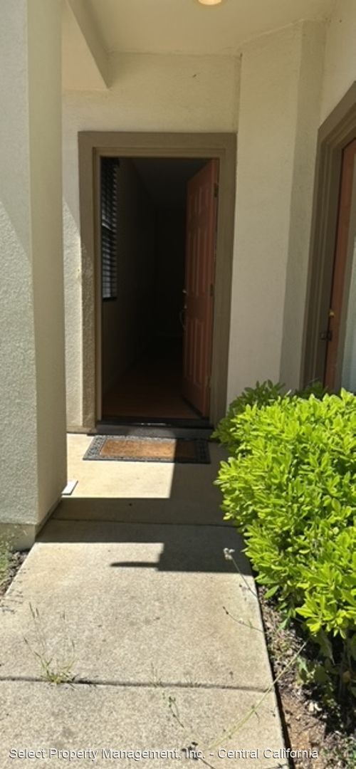 Building Photo - 3 br, 2.5 bath House - 220 Bridle Point Cir