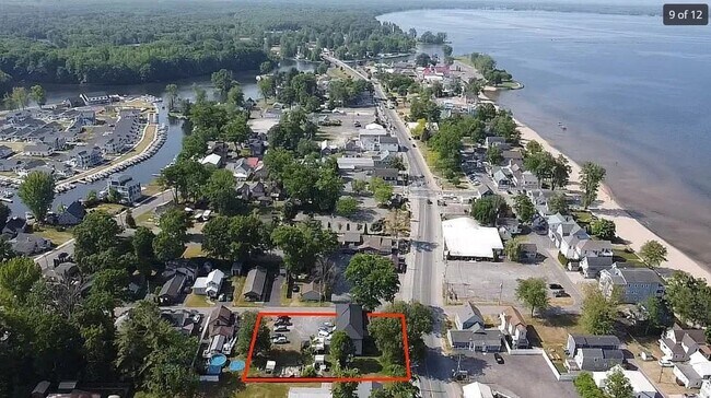 Foto del edificio - 6674 Lake Shore Rd N