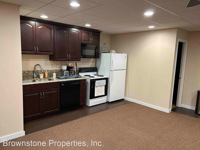 Foto del edificio - 3 br, 1 bath House - 2202 Hollins Mill Road