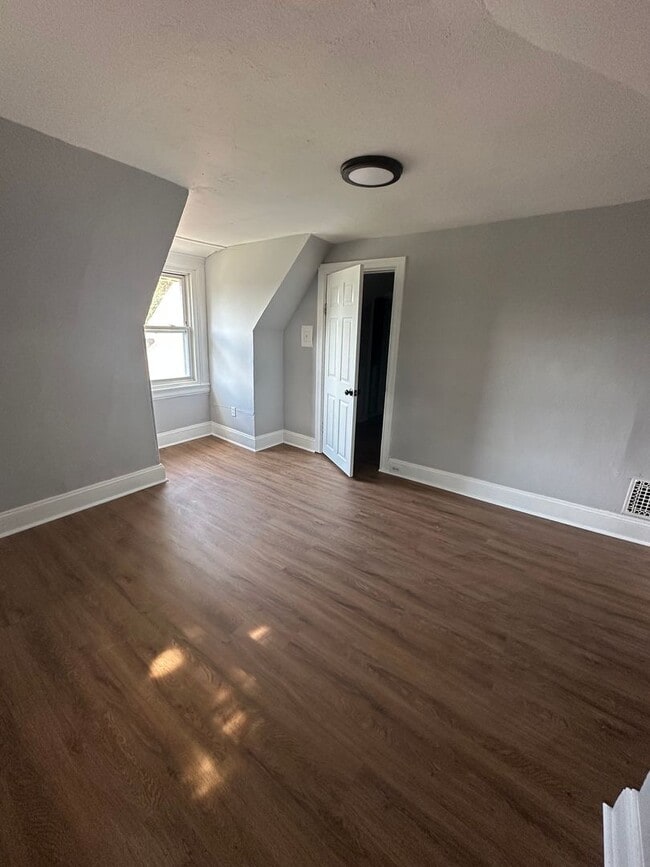 Photo - 3RD FLOOR Apartment For Rent! 1bed/1 Bath