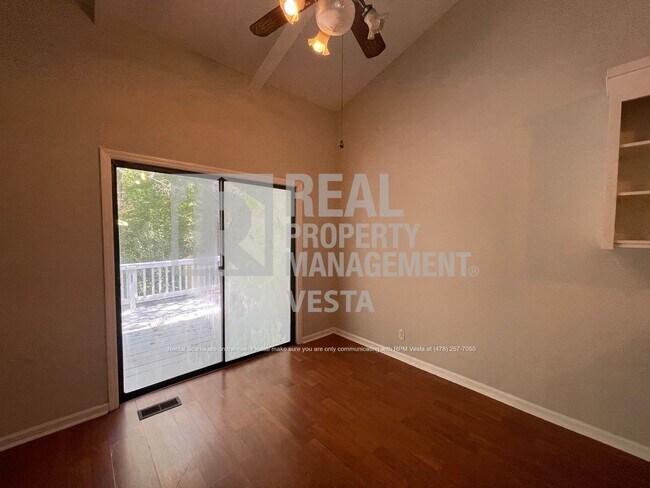 Building Photo - Three Bedroom Home in  Lake Wildwood
