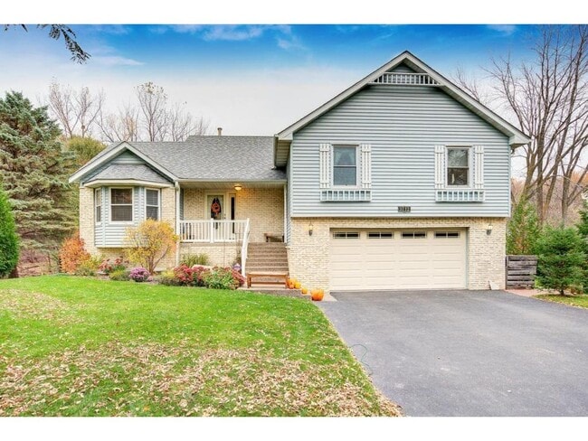 Front - 3712 Denmark Ct E
