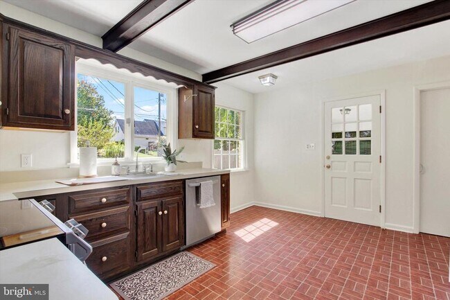 Foto del edificio - 974 Fairview Ave