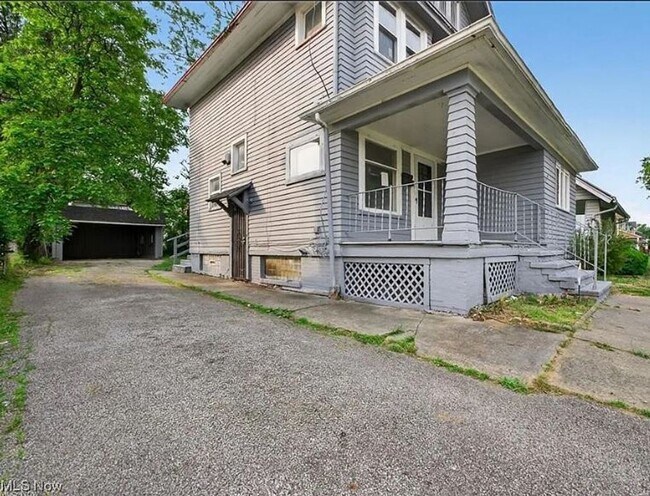 Foto del edificio - Comfort Meets Convenience: Beautiful 4-Bedroom Single-Family Home Family-Friendly