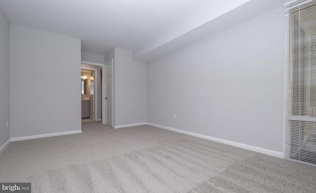 Building Photo - 7153 Donnell Pl