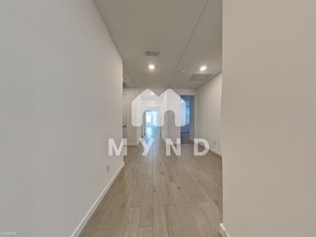 Building Photo - 4 br, 2 bath House - 17335 W Sunnyslope Ln
