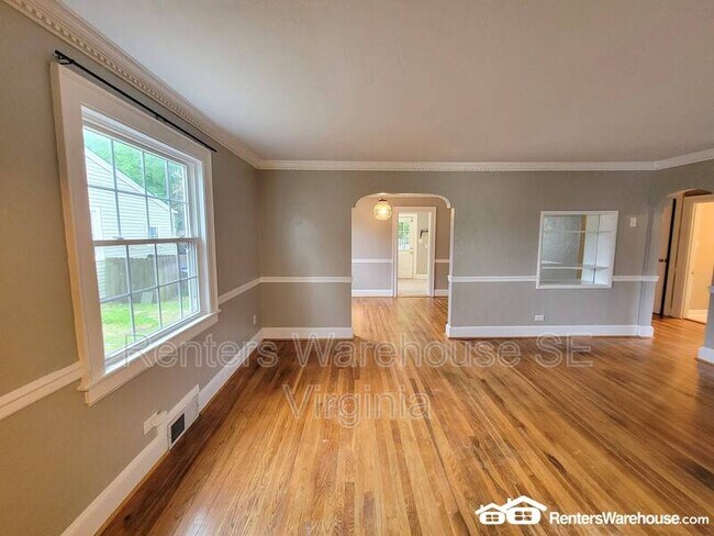 Building Photo - 105 Idlewood Ave