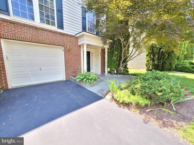 Building Photo - 12 Rockingham Ct