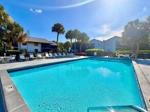 Building Photo - 1811 SW Palm City Rd
