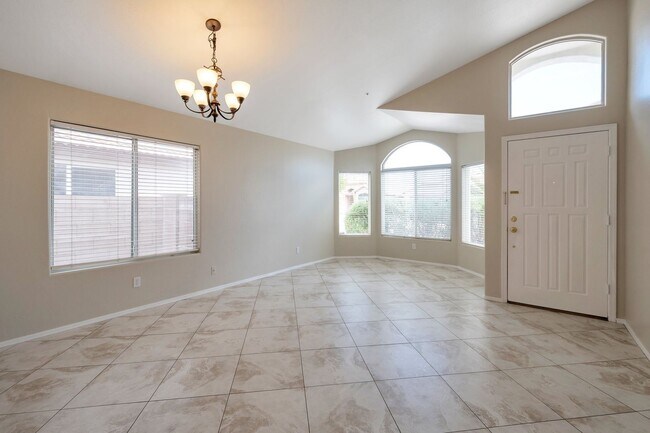 Foto del edificio - Immaculate 3 bedrooms, 2 bath in Scottsdale
