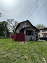 Building Photo - 1506 School St