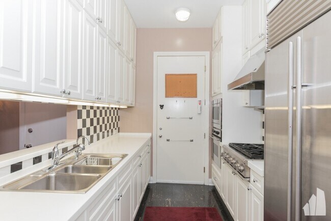 Building Photo - 1442 N North Park Avenue