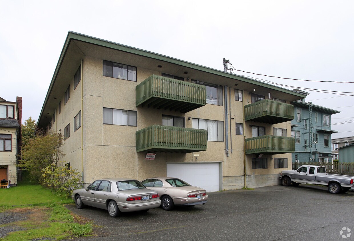 Foto del edificio - Kingscourt Apartments