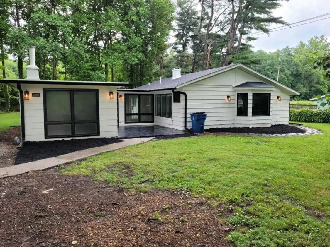 Foto principal - 3905 Poplar St