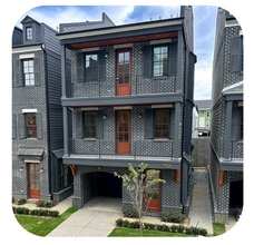 Building Photo - 718 Meditation Ln