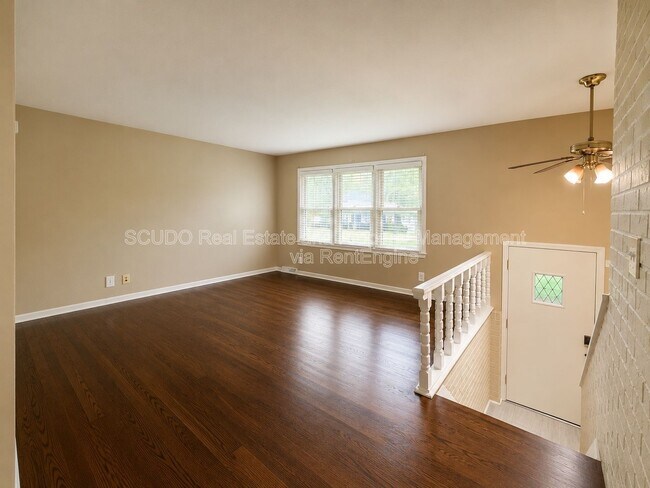 Building Photo - 8806 Crescent Ave