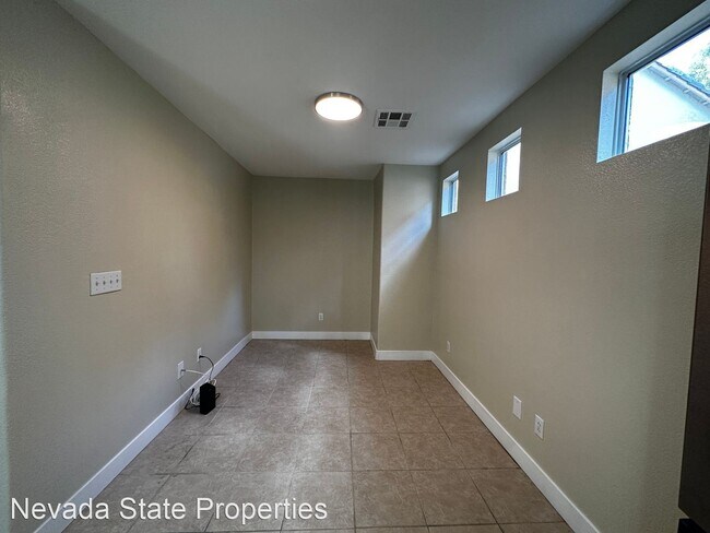 Foto del edificio - 3 br, 3 bath House - 5163 Starter Ave