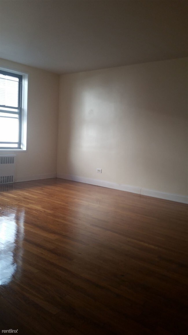 Foto del edificio - 850 E 31st St