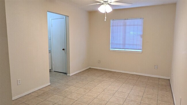 Foto del edificio - 7445 Cook Rd
