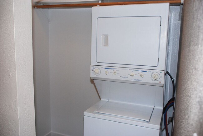 Building Photo - Charming 1 bedroom home near Veterans Hosp...