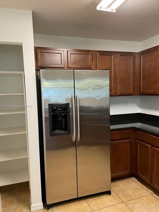 Foto del edificio - 10800 NW 88th Terrace