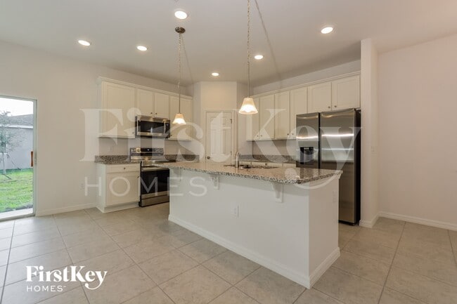 Building Photo - 1215 Ponca Rd