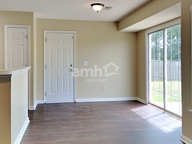 Building Photo - 423 Beverly Dr