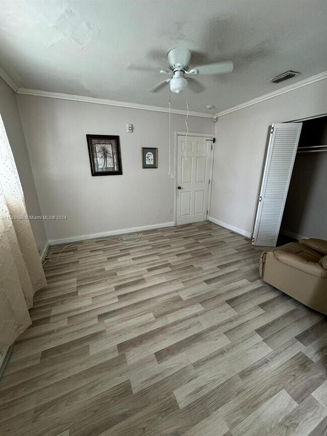 Foto del edificio - 2911 NW 174th St