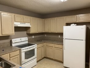 Building Photo - 6063 Maggies Cir