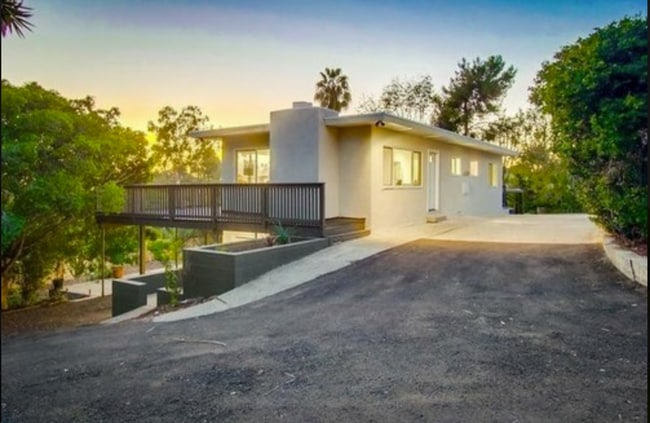 Building Photo - 603 Sunset Dr