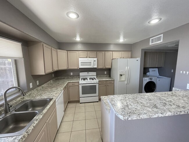 Building Photo - 2125 S Linmar Ct