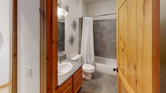 Foto del edificio - 310 Price Ln