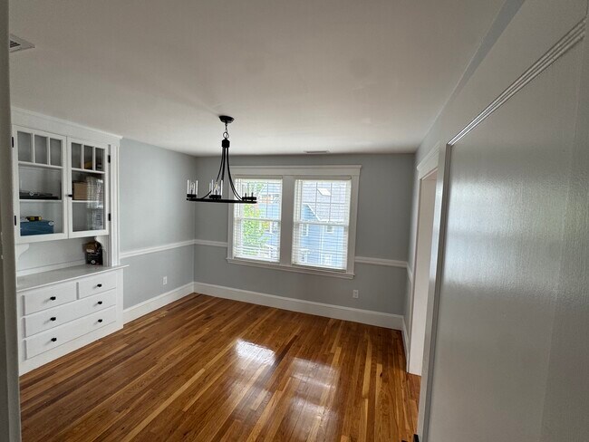 Building Photo - 61 Templeton Pky