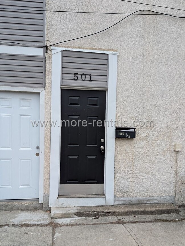 Foto del edificio - 1090 Parsons Ave