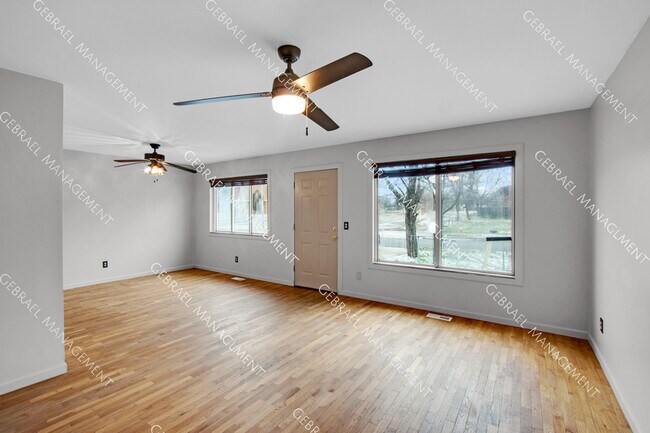 Foto del edificio - 4113 Fleming Rd