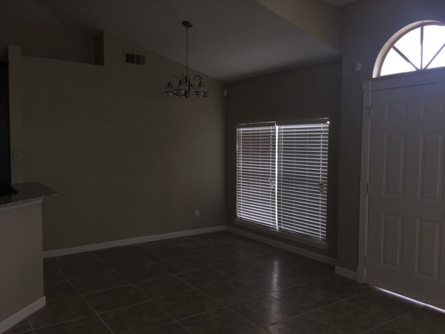 Building Photo - 3054 Pineda Dr