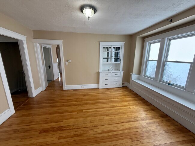 Foto del edificio - 19 Mattson Ave