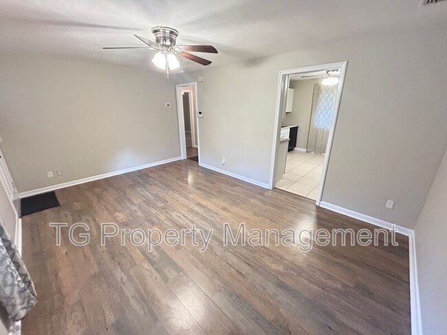 Building Photo - 3958 Hunter Cir